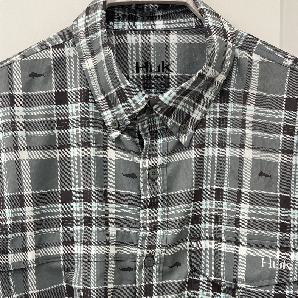 Huk Men's Fishing Performance Gray Plaid Button-Down Long Sleeve Shirt